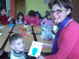 children making cards for Mother's Day